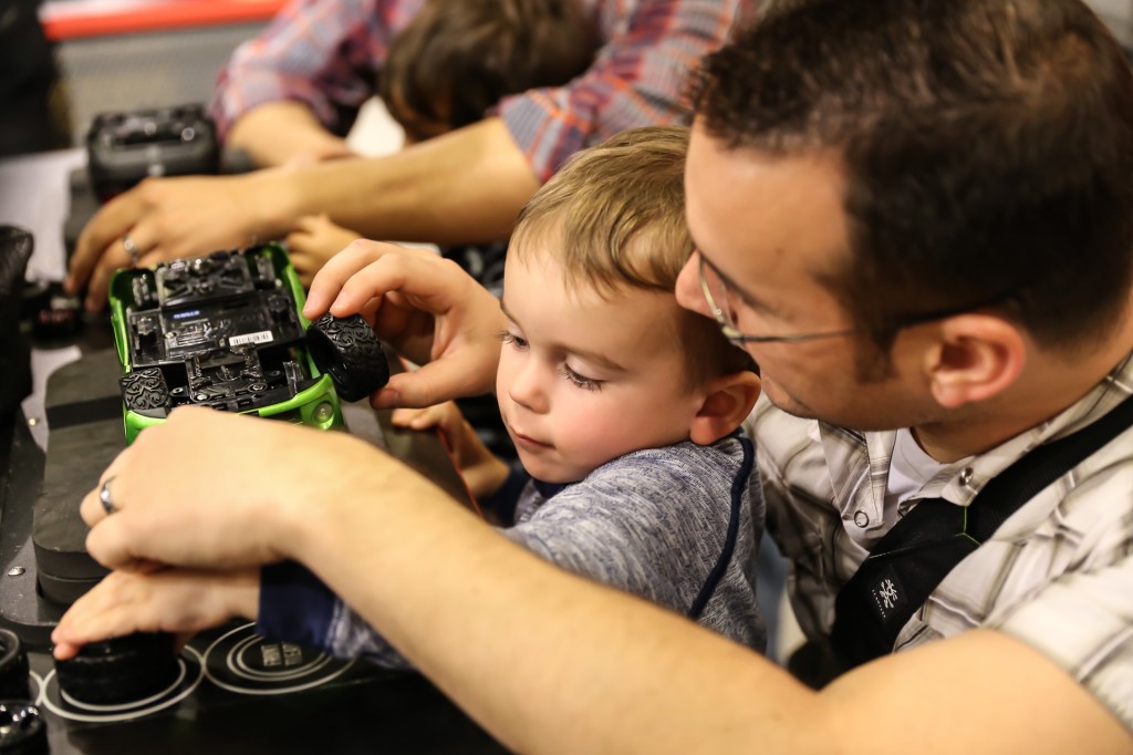 Building Cars at Ridemakerz Disneyland