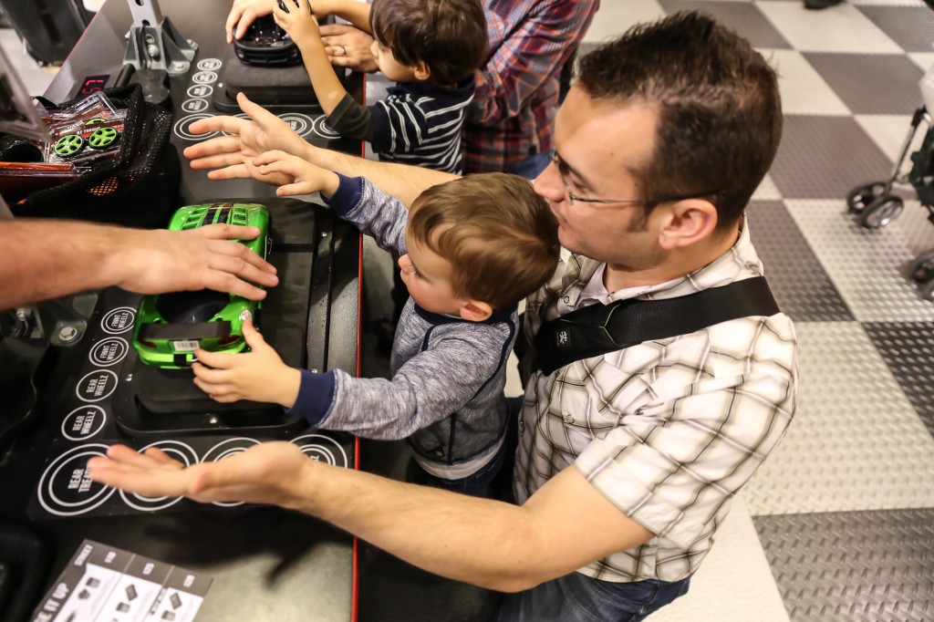 Building Cars at Ridemakerz Disneyland