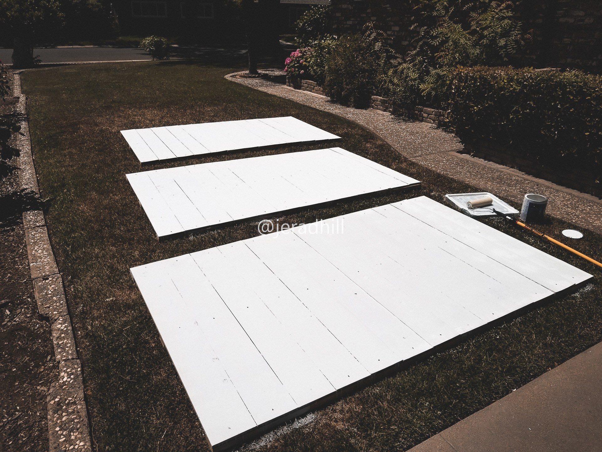 DIY-Shiplap-Photo-Wall-10