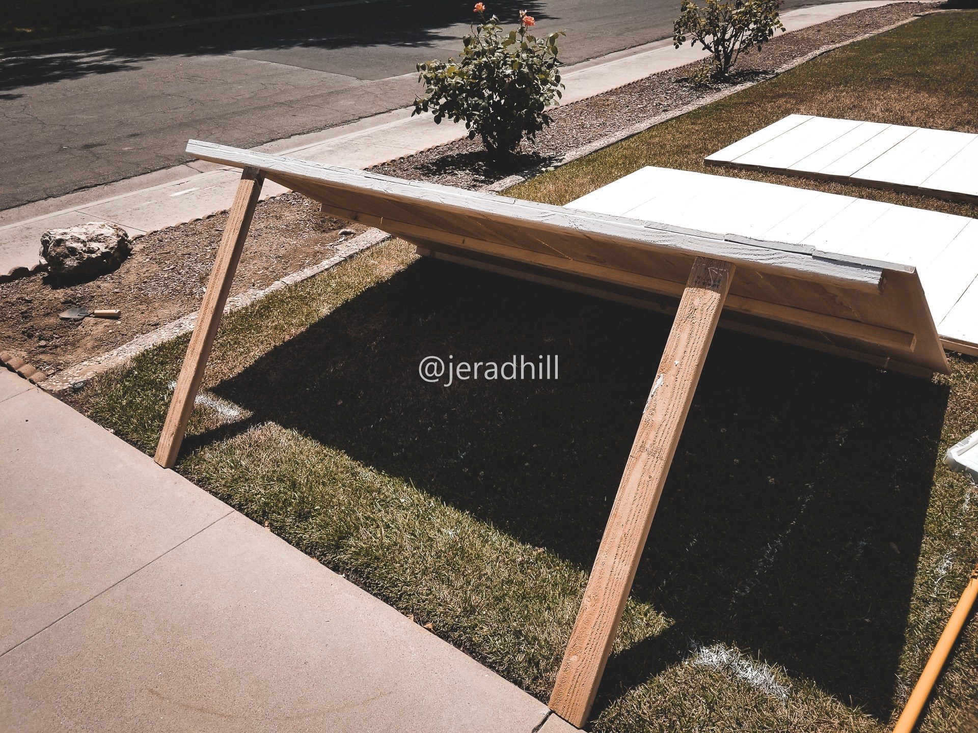 DIY-Shiplap-Photo-Wall-11