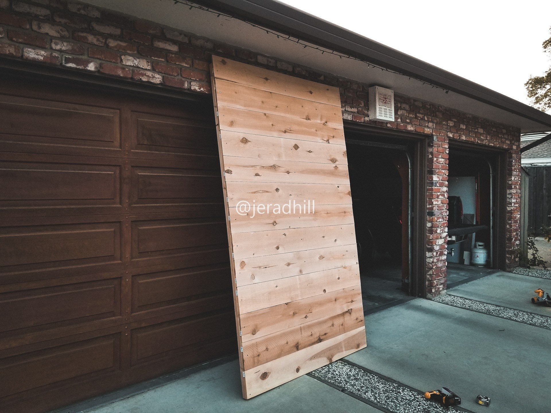 DIY-Shiplap-Photo-Wall-5