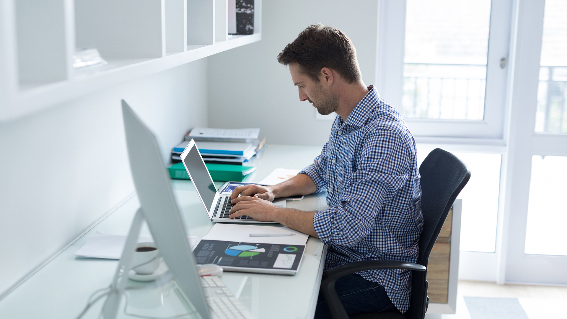 5 Work From Home Jobs That Pay $100/Day or More